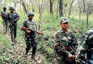 ﻿ சத்தீஸ்கரில் துப்பாக்கி சண்டை 12 நக்சல் பலி