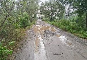 ﻿ தாசரி குன்னத்துார் சாலை படுமோசம் சீரமைக்க வாகன ஓட்டிகள் கோரிக்கை