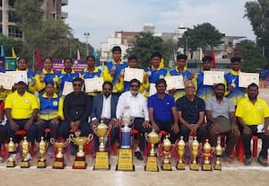 ﻿ தேசிய வளையப்பந்து போட்டியில் -தமிழக அணிகள் வரலாற்று சாதனை