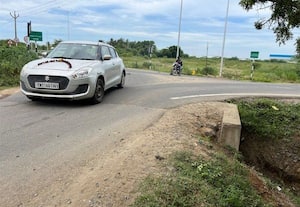 ﻿ தடுப்பு இல்லாத சிறுபாலம் விபத்தில் சிக்கும் வாகன ஓட்டிகள்