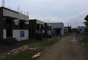 ﻿ குடிநீர், தெருவிளக்கு இல்லாத கனவு இல்ல வீடுகள்