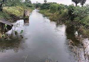 ﻿ பாலாறு நீர் வரத்தால் நிரம்பிய அவளூர் ஏரி