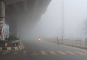 ﻿ பனிமூட்டத்தால் அவதி: ஓட்டுநர்கள் தடுமாற்றம்