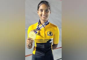 ﻿ 'டிராக் சைக்கிளிங்' போட்டி வெண்கலம் வென்ற மாணவி