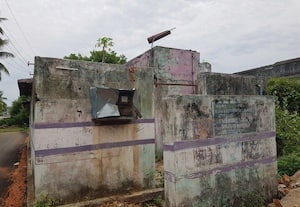  பாழடைந்த கழிப்பறை பாழாகும் சுகாதாரம்