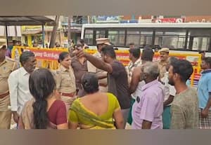 ﻿ மலைமேல் செல்ல தடையால் போலீஸ்-குடியிருப்போர் வாக்குவாதம் 144 தடை உத்தரவால் பாதைகள் அடைபட்டதால் தவிப்பு