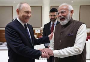 தாயகத்தை நேசித்தும் சுவாசித்தும் வாழ்கிறார் மோடி; இந்திய மக்கள் அதிர்ஷ்டசாலிகள் என புடின் புகழாரம்