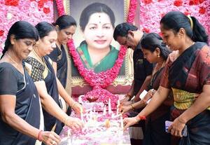  ஜெ., நினைவுதினம் அனுசரித்த அ.தி.மு.க.