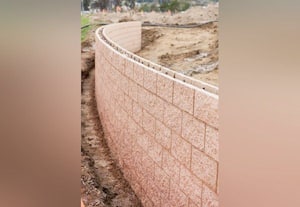 ﻿ நெருக்கமான இடத்தில் ரெடிமேடு மதில் சுவர் அமைப்பது சரியா?