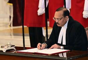 நிலுவையில் உள்ள வழக்குகளை குறைப்பதற்கே முன்னுரிமை அளிப்பேன்; சுப்ரீம் கோர்ட் தலைமை நீதிபதி சூர்யகாந்த் உறுதி