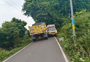 ﻿ கூடலுார் சாலையில் கனரக வாகனங்கள் செல்ல தடை விதிக்க வேண்டுகோள்