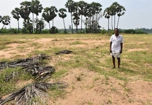  வாழ்வாதாரத்தை இழந்து தவிக்கும் விவசாயிகள் ஓராண்டாகியும் புனரமைப்பு நடவடிக்கை இல்லை