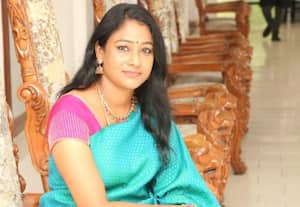 கம்ப்யூட்டருக்குள் ஒரு கவிதை பூ! பேச்சும், எழுத்துமாய் நல்லாசிரியை சுமித்ரா