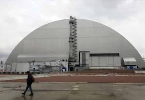 செர்னோபில் அணு உலை பாதுகாப்பு கவசத்துக்கு சேதம்; சர்வதேச முகமை அபாய அறிவிப்பு