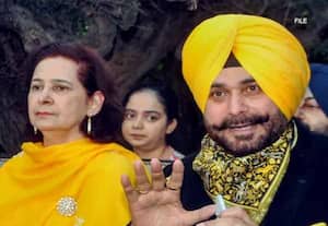 ரூ.500 கோடி கொடுப்பவர்களே முதல்வராகிறார்கள்;  சித்துவின் மனைவி பரபரப்பு குற்றச்சாட்டு