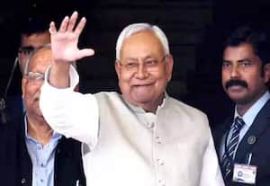 இந்தியாவில் 10வது முறை முதல்வரான ஒரே நபர்; உலக சாதனை புத்தகத்தில் இடம்பிடித்தார் நிதிஷ்