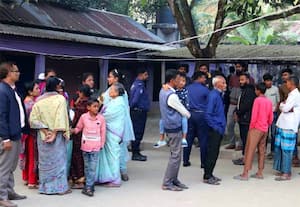 சுதந்திர போராட்ட வீரர், மனைவியுடன் கொலை; வ.தேசத்தில் ஹிந்துக்கள் மீது தொடரும் வன்முறை