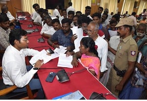 ﻿ குறைகேட்பு கூட்டம் 474 மனுக்கள் குவிந்தன