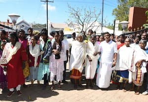 ﻿ பாதியில் நிறுத்தப்பட்ட கட்டுமான பணி பழங்குடியினர் பிரச்னைக்கு தீர்வு காண மனு