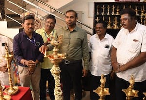 ﻿ கைவினைப் பொருட்கள் சிறப்பு விற்பனை: கலெக்டர் துவக்கி வைப்பு