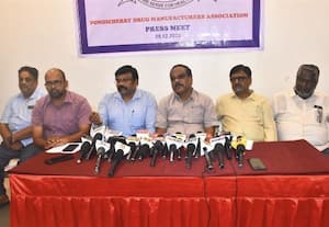 ﻿ 'அங்கீகரிக்கப்பட்ட மருந்தகங்களில் மருந்து வாங்கி பயன்படுத்த வேண்டும்'