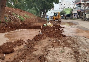 ﻿ கேபிள்களை தோண்டிப்போடும் நெடுஞ்சாலைத்துறை