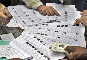 எஸ்.ஐ.ஆர்., பணியில் 52 ஆயிரம் வாக்காளர்கள்﻿ நீக்க வாய்ப்பு? படிவங்கள் வழங்கும் பணி நாளை முடிவடைகிறது