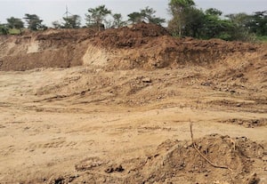 ﻿ மண் கடத்தலால் குட்டையாக மாறிய பட்டா நிலம்: புகார் வந்தும் நடவடிக்கை எடுக்காத அதிகாரிகள்