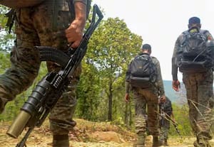 வன்முறையை கைவிட்ட நக்சல்கள்: மஹாராஷ்டிரா டிஜிபி முன்னிலையில் 11 பேர் சரண்