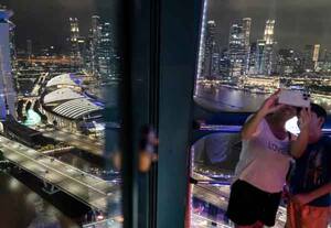 சிங்கப்பூரில் ஆடம்பர பொருட்களுக்கு அதிக செலவு; இந்தியர்கள் முதலிடம்