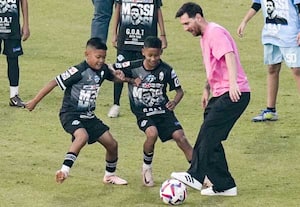 மீண்டும் இந்தியா வருவேன் * மெஸ்ஸி நெகிழ்ச்சி