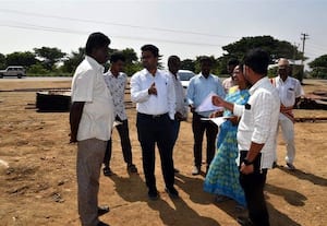  முதல்வர் பங்கேற்கும் விழா மேடை முன்னேற்பாடு பணி: கலெக்டர் ஆய்வு