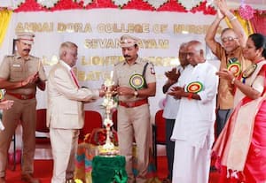  நர்சிங் கல்லுாரியில்  லேம்ப் லைட் விழா