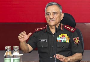 நீண்ட கால மோதலுக்கு நாம் தயாராக இருக்க வேண்டும்; முப்படை தளபதி அனில் சவுகான் பேச்சு