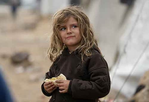 கண்ணீரில் நனைந்த ஒரு துண்டு ரொட்டி: 