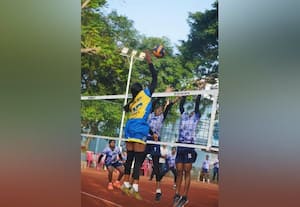  வாலிபால் அரையிறுதி: எஸ்.ஆர்.எம்., அணி தகுதி