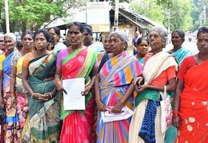  வீடுகளை சூழ்ந்துள்ள நீரால் அமிர்தபுரம் மக்கள் அவதி