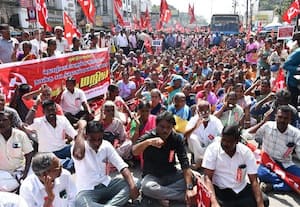  மதுரையில் மறியல்: 711 பேர் கைது