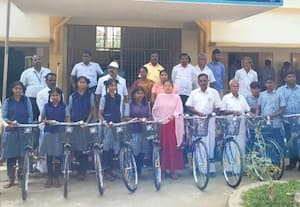  அரசு மேல்நிலைப் பள்ளியில் விலையில்லா சைக்கிள் வழங்கல்
