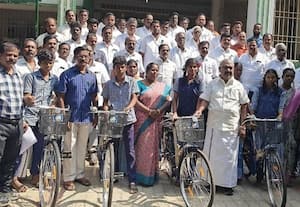  அரசு பள்ளி மாணவர்களுக்கு இலவச சைக்கிள் வழங்கல்
