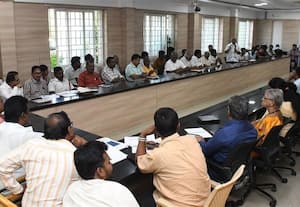  பஸ் ஸ்டாண்டை இடமாற்றம் செய்யக்கூடாது! கருத்து கேட்பு கூட்டத்தில் எதிர்ப்பு