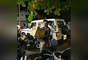  போலி மருந்து வழக்கில் ஜி.எஸ்.டி.,யில் பல கோடி மோசடி திட்டமிட்டு கொடுத்த மாஜி ஐ.எப்.எஸ்., அதிகாரி கைது ஜி.எஸ்.டி., அதிகாரியிடம் தொடர் விசாரணை அடுத்தடுத்த அம்பலத்தால் புதுச்சேரி அரசியலில் பரபரப்பு