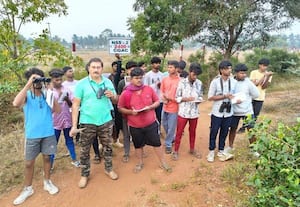  'அழியும் பறவைகள் அறிவது அவசியம்'
