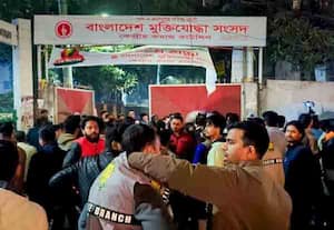  வங்கதேசத்தில் ஓயாத வன்முறை... டாக்காவில் வெடிகுண்டு தாக்குதலில் ஒருவர் பலி