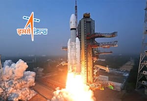 இந்திய பொருளாதாரத்தை உயர்த்தும் இஸ்ரோ!