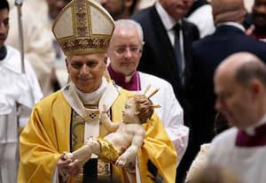 உலகெங்கும் ஒளிவீசிய உன்னதத் திருநாள்