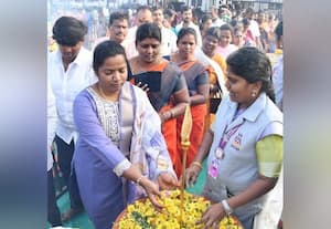  பொங்கலுாரில் வேல் வழிபாடு; வரிசையில் காத்திருந்து பக்தர்கள் தரிசனம்
