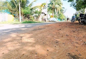  ரோட்டை  எப்பதான் சீரமைப்பீங்க...