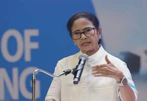 பாஜ ஆளும் மாநிலங்களில் வங்கமொழி பேசும் மக்கள் மீது கொடூர அடக்குமுறை: மம்தா கண்டிப்பு 