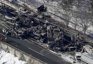 ஜப்பானில் பனிபடர்ந்த சாலையில் வாகனங்கள் அடுத்தடுத்து மோதி விபத்து; 20 வாகனங்கள் எரிந்து நாசம்